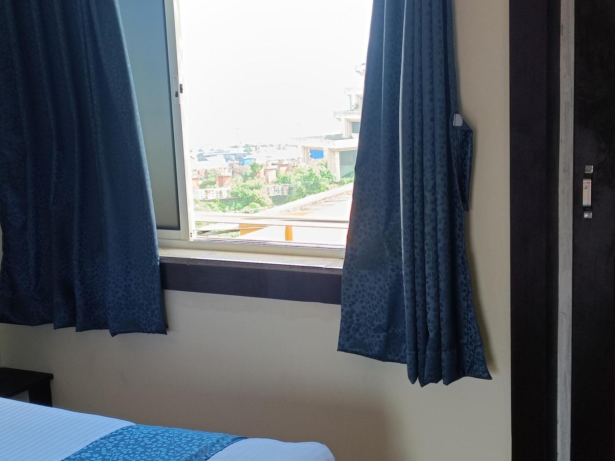 Mom Hotel - Unit Of Mom Hotel Puri Exterior foto