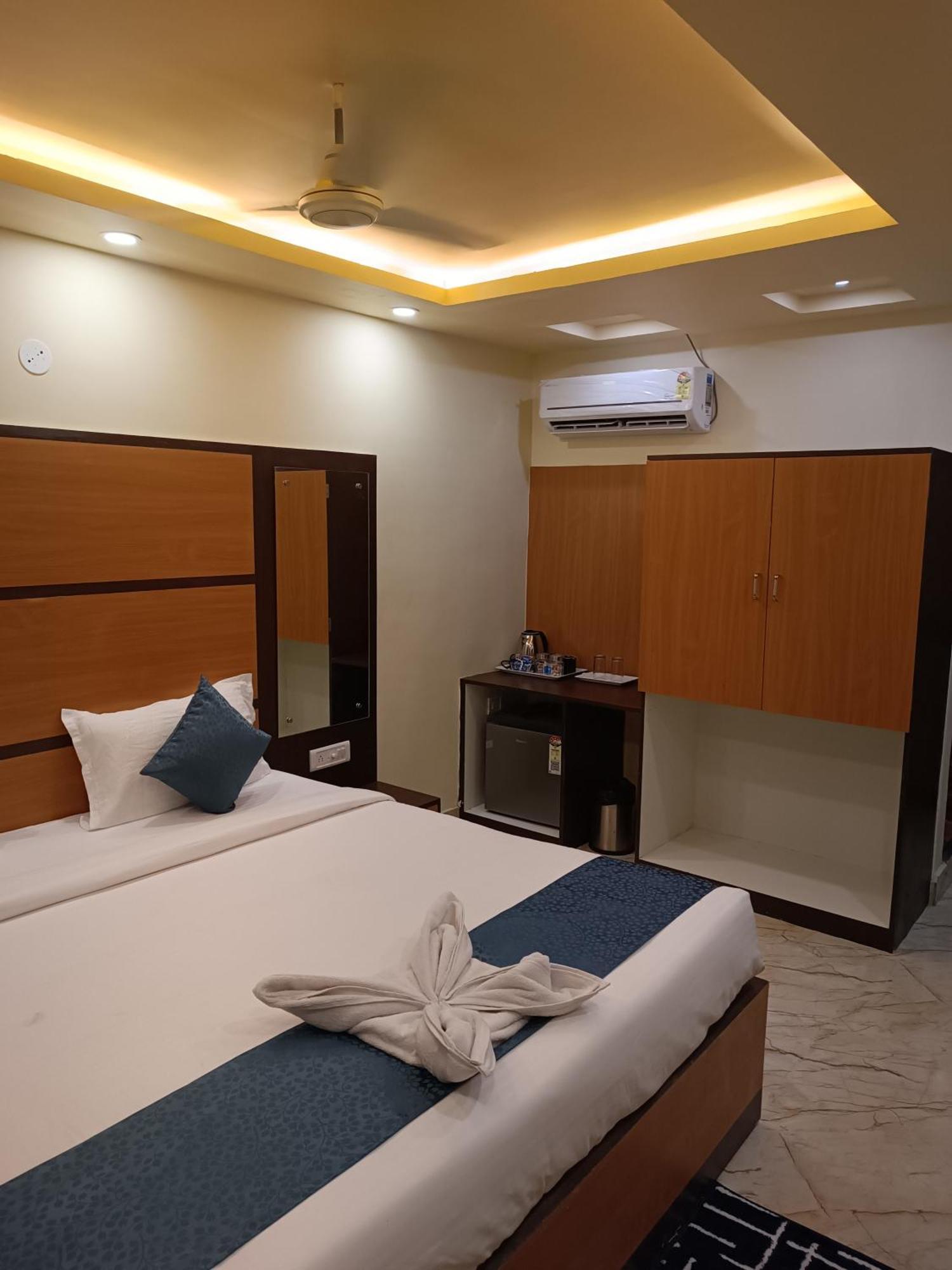 Mom Hotel - Unit Of Mom Hotel Puri Exterior foto